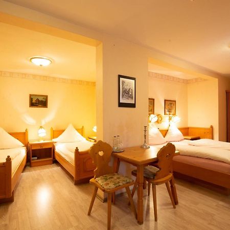 Schlosshotel Harburg Екстериор снимка